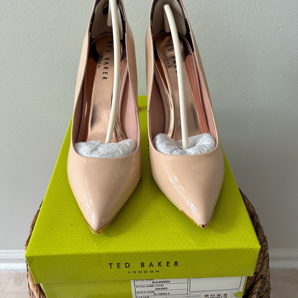 Ted Baker Kaawin Nude Pink Patent Leather Heels NEW size 9.5